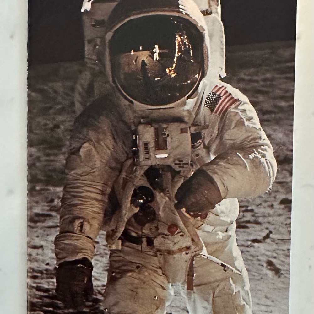 Commemorative Moon Landing Coins - Picture 11 of 11